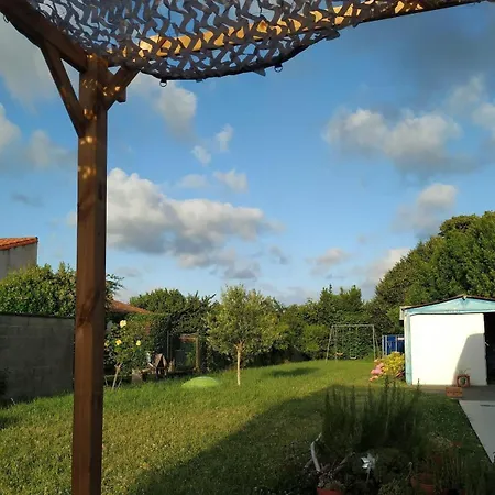 Longere Familiale Charentaise En Charente-maritime * La Tremblade